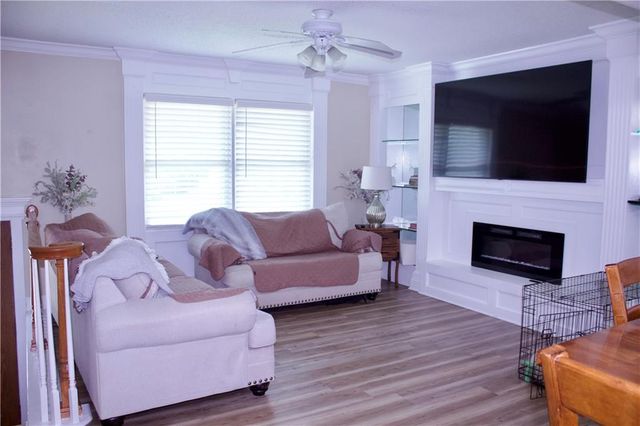 15404 E 35th Street, Independence, MO 64055