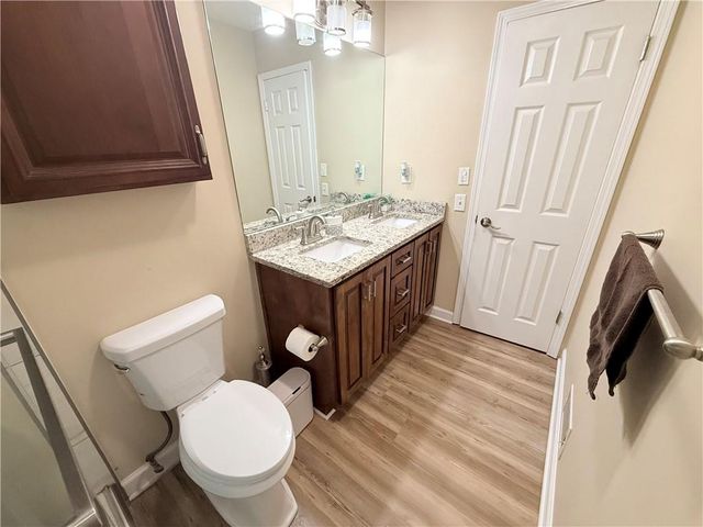 15404 E 35th Street, Independence, MO 64055