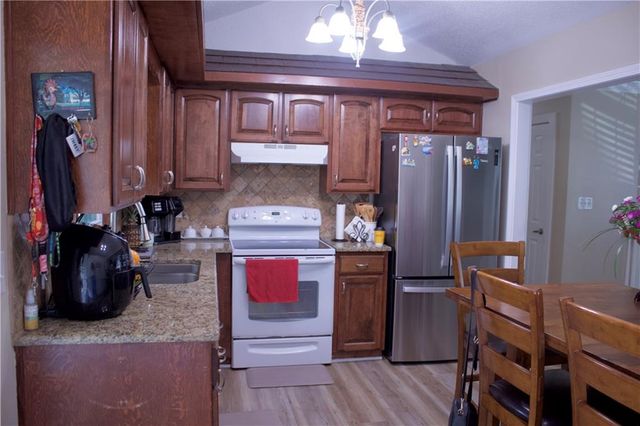 15404 E 35th Street, Independence, MO 64055