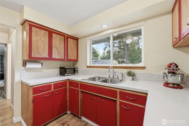 12870 NW Overland Trail, Bremerton, WA 98312
