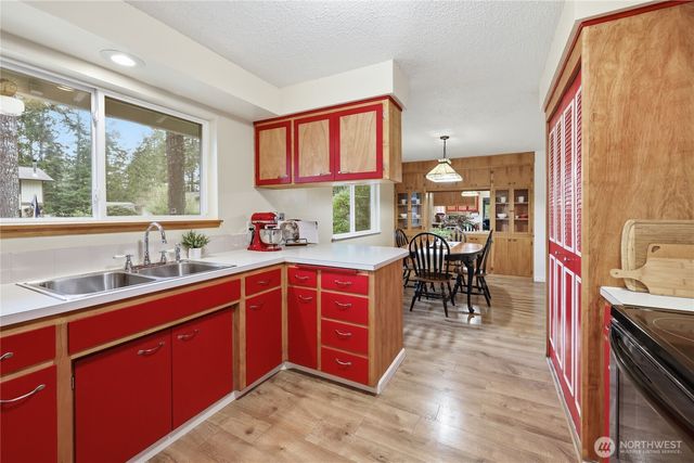 12870 NW Overland Trail, Bremerton, WA 98312