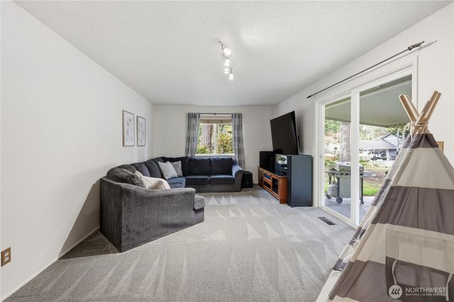 12870 NW Overland Trail, Bremerton, WA 98312