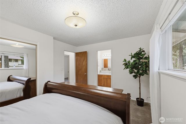 12870 NW Overland Trail, Bremerton, WA 98312