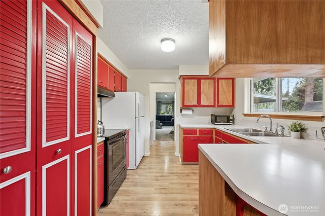 12870 NW Overland Trail, Bremerton, WA 98312