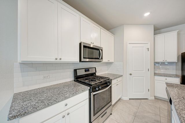 1019 Round Bale RD, Hutto, TX 78634