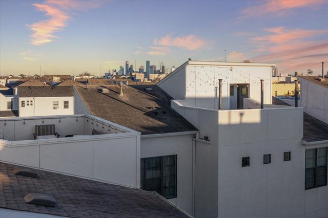 5644 Darling Street, Houston, TX 77007