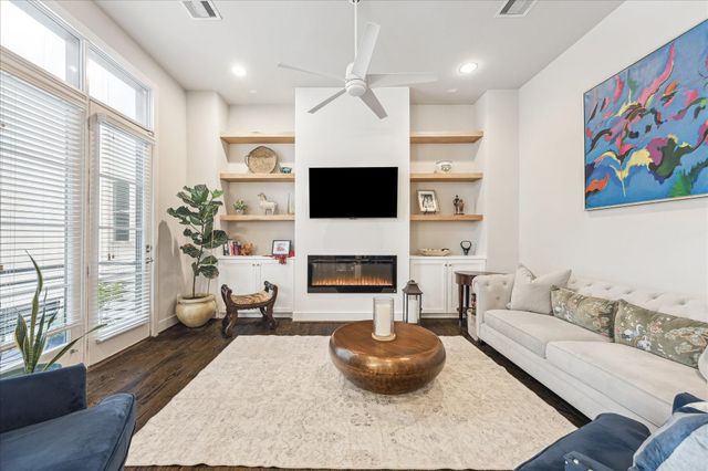 5644 Darling Street, Houston, TX 77007