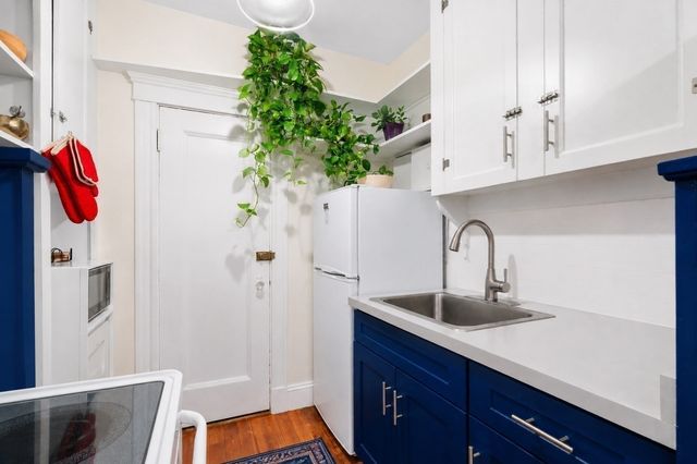 6 Washington Avenue 11, Cambridge, MA 02140