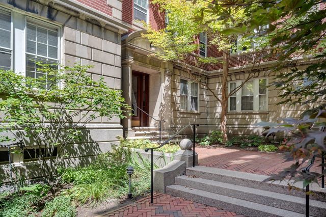 6 Washington Avenue 11, Cambridge, MA 02140