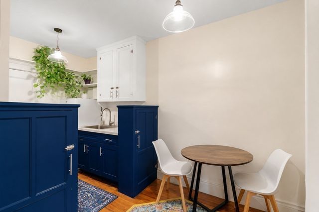 6 Washington Avenue 11, Cambridge, MA 02140