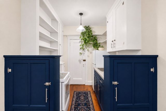 6 Washington Avenue 11, Cambridge, MA 02140