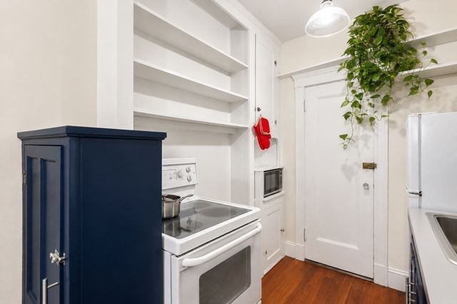 6 Washington Avenue 11, Cambridge, MA 02140