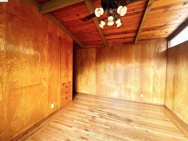 58 Pomona St, Crockett, CA 94525