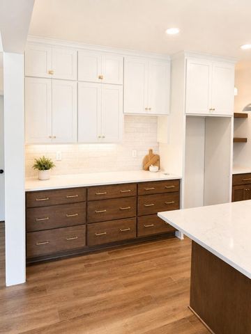 1232 THAYER TRAIL, Hobart, WI 54155