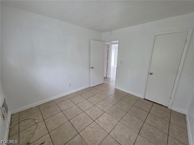 2452 Stella ST 106, Fort Myers, FL 33901