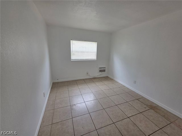 2452 Stella ST 106, Fort Myers, FL 33901