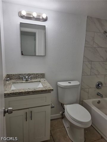 2452 Stella ST 106, Fort Myers, FL 33901
