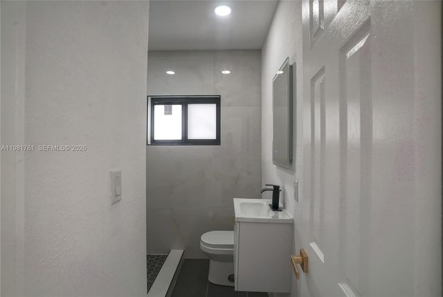 315 NW 127th St, North Miami, FL 33168