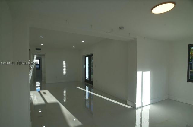 315 NW 127th St, North Miami, FL 33168