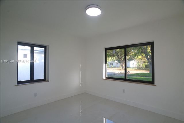 315 NW 127th St, North Miami, FL 33168