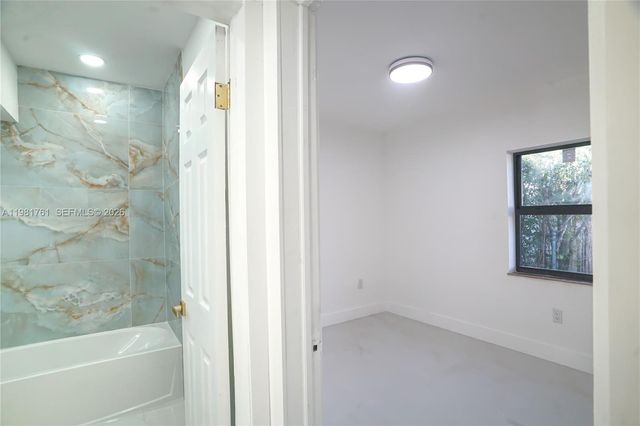 315 NW 127th St, North Miami, FL 33168