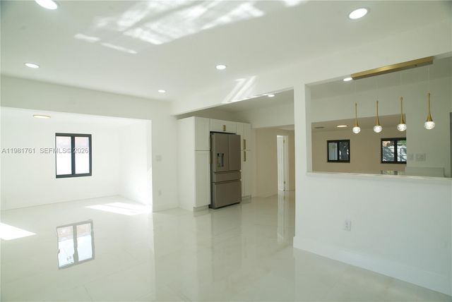 315 NW 127th St, North Miami, FL 33168