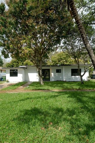315 NW 127th St, North Miami, FL 33168