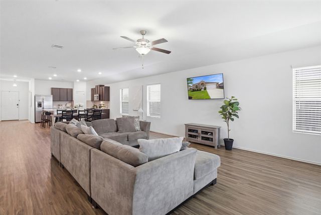 509 Marklawn LN, Hutto, TX 78634