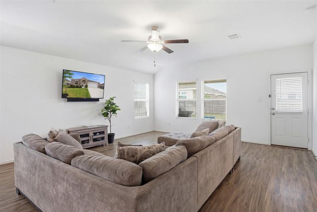 509 Marklawn LN, Hutto, TX 78634