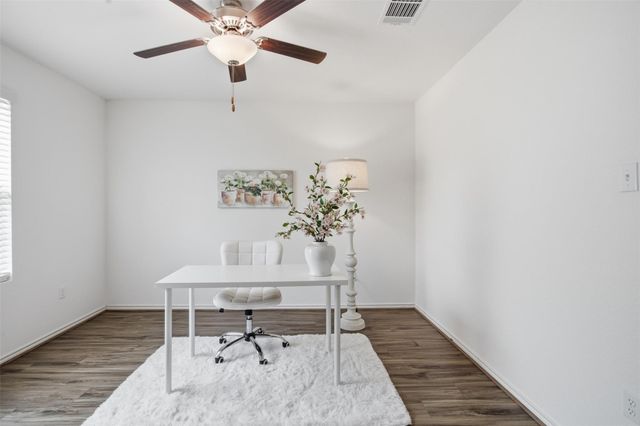 509 Marklawn LN, Hutto, TX 78634