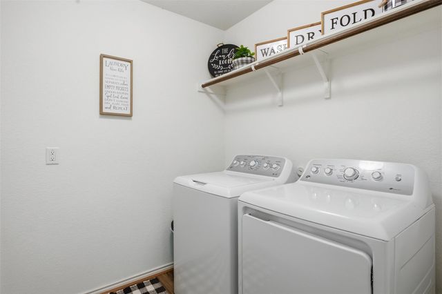 509 Marklawn LN, Hutto, TX 78634