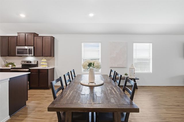 509 Marklawn LN, Hutto, TX 78634