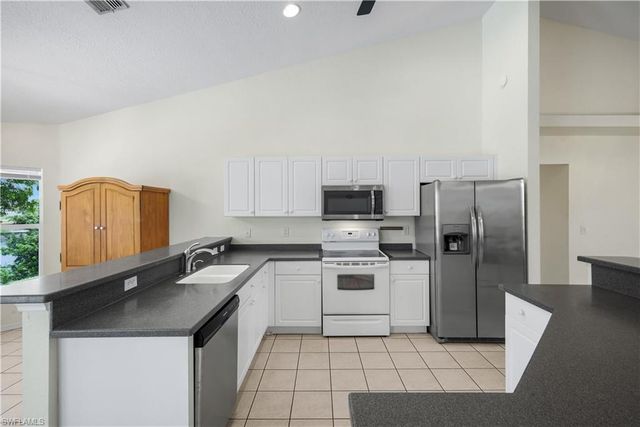 1431 NW 3rd PL, Cape Coral, FL 33993