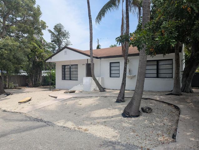1875 Ridge Road, Juno Beach, FL 33408
