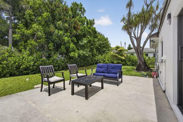 1875 Ridge Road, Juno Beach, FL 33408