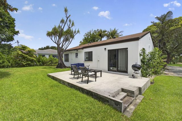 1875 Ridge Road, Juno Beach, FL 33408