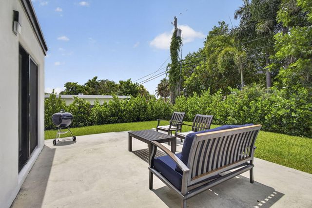 1875 Ridge Road, Juno Beach, FL 33408