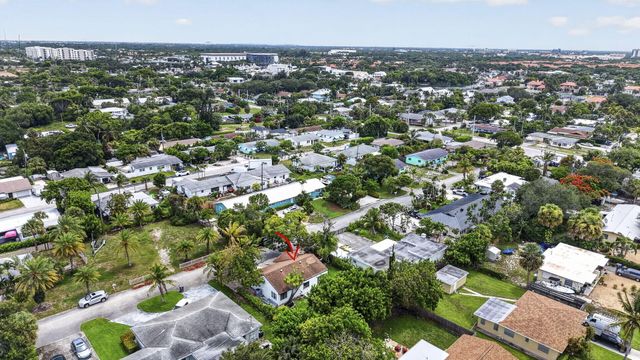 1875 Ridge Road, Juno Beach, FL 33408
