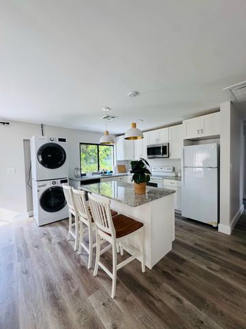 1875 Ridge Road, Juno Beach, FL 33408
