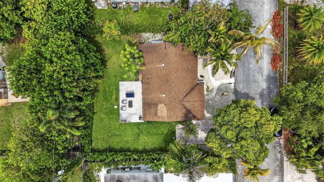 1875 Ridge Road, Juno Beach, FL 33408