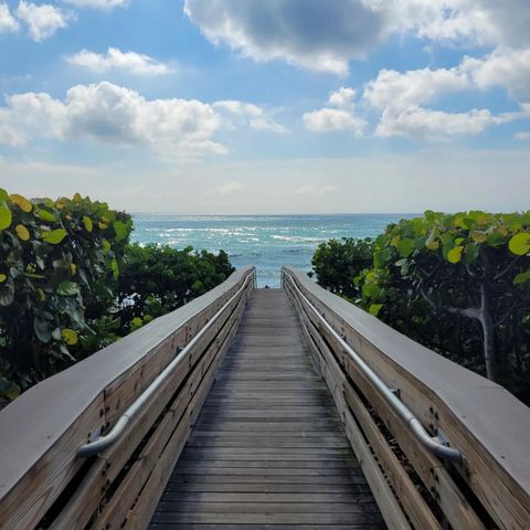 1875 Ridge Road, Juno Beach, FL 33408