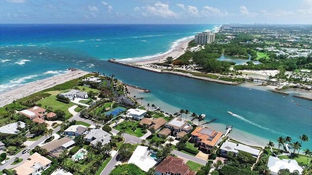 1875 Ridge Road, Juno Beach, FL 33408