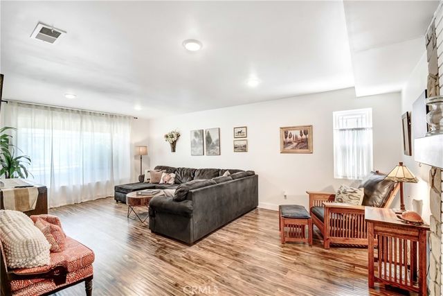 458 Termino Avenue, Corona, CA 92879