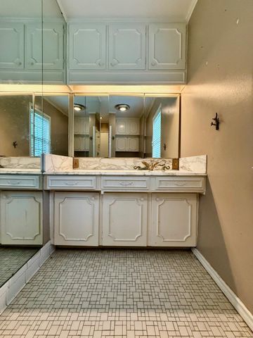 28 Covington Drive, Longview, TX 75602