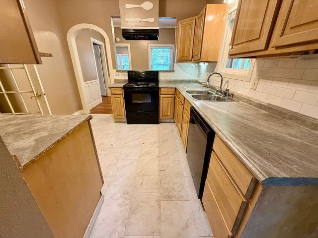 28 Covington Drive, Longview, TX 75602