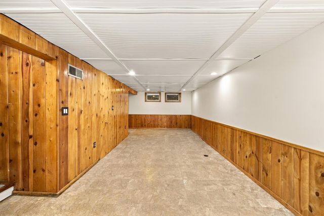 537 2nd St Court E, West Fargo, ND 58078