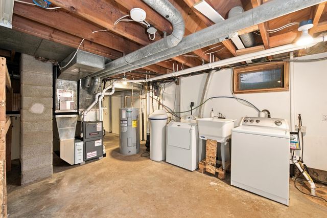 537 2nd St Court E, West Fargo, ND 58078