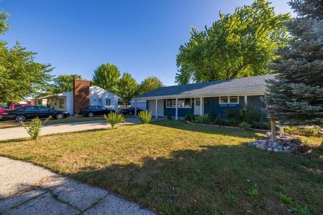 537 2nd St Court E, West Fargo, ND 58078