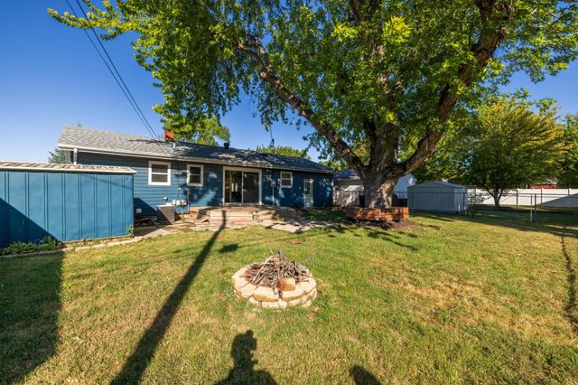 537 2nd St Court E, West Fargo, ND 58078