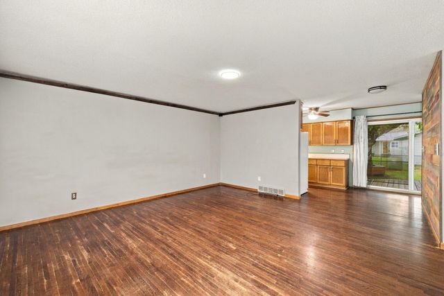 537 2nd St Court E, West Fargo, ND 58078